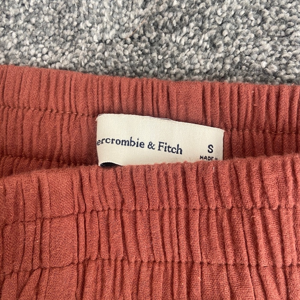 Abercrombie pull on shorts size small - Picture 2 of 3